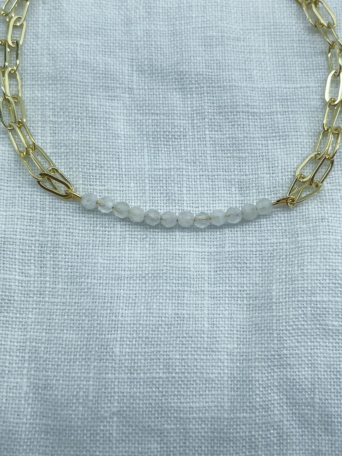 Clarté — Bracelet pierre de lune naturelle plaqué or 14k