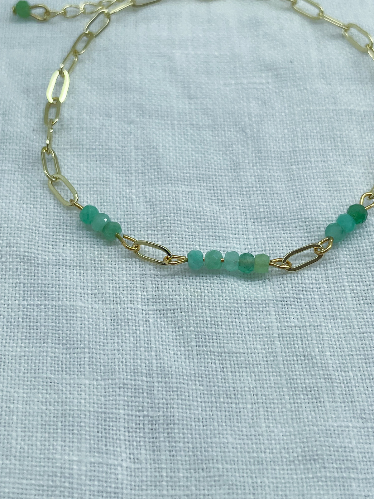 Forêt — Bracelet émeraude naturelle plaqué or 14k